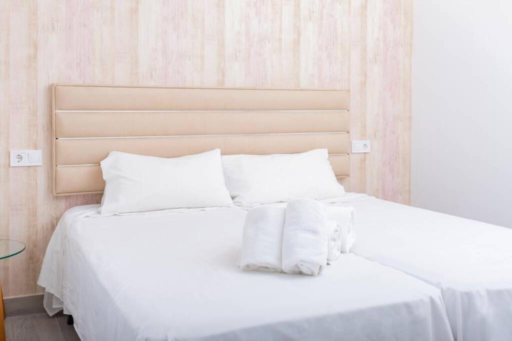 Magnifico Apartamento En Los Remedios Sevilla Eksteriør bilde